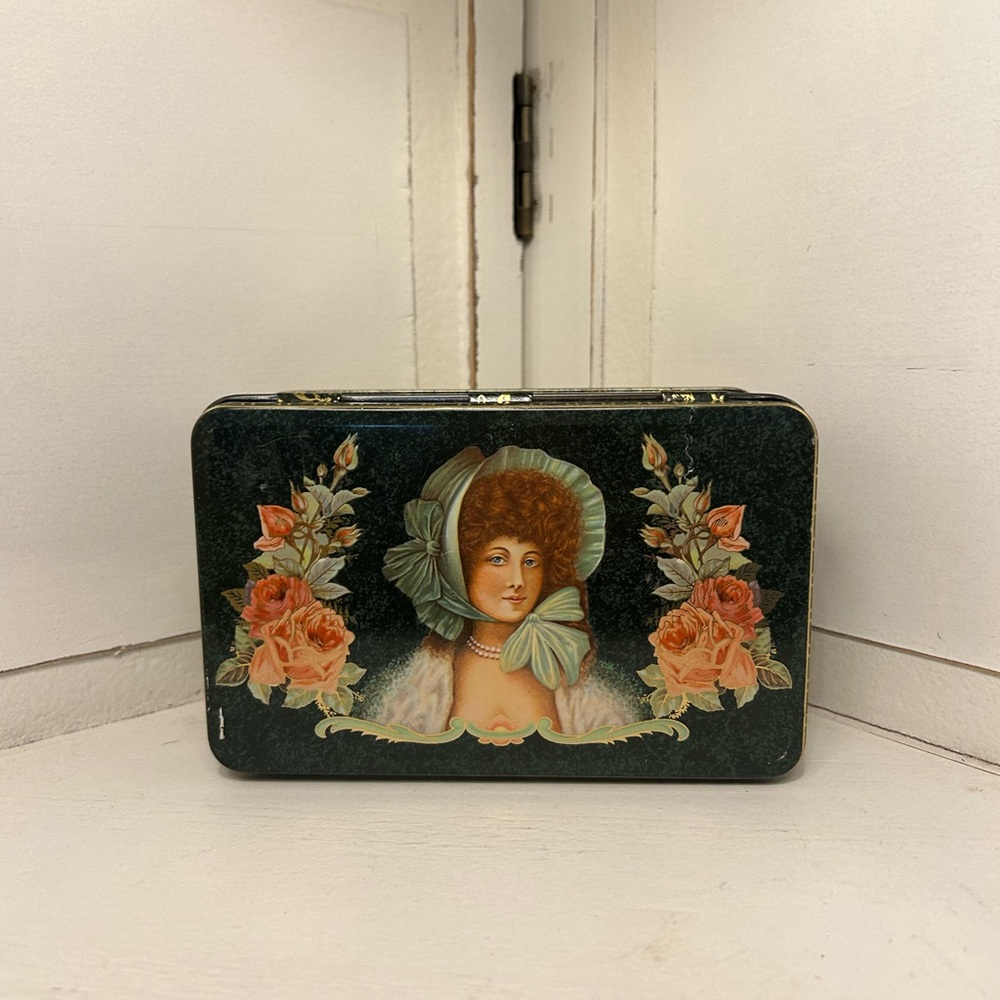 Vintage Floral Tin Box